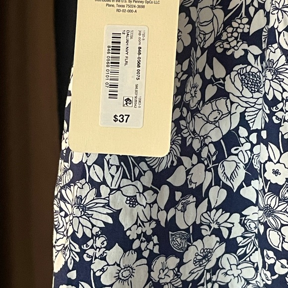 #5 - St. John’s Bay Daliah Navy Floral Skirt w/Shorts underneath. Size 12. NWT. - Picture 2 of 9